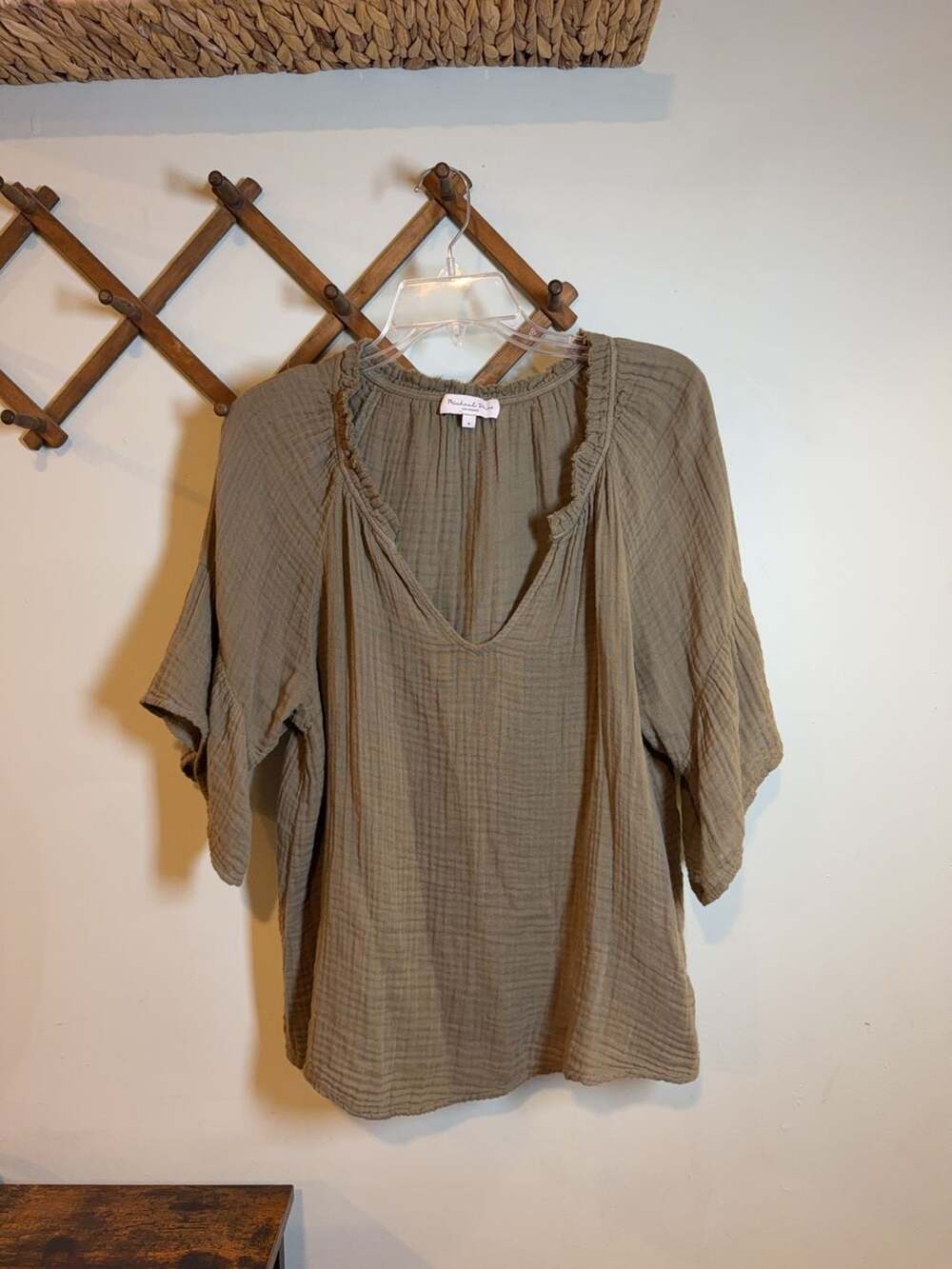 Michael Stars Women's Size S Olive Green Cotton Gauze Ruffle Neck Top